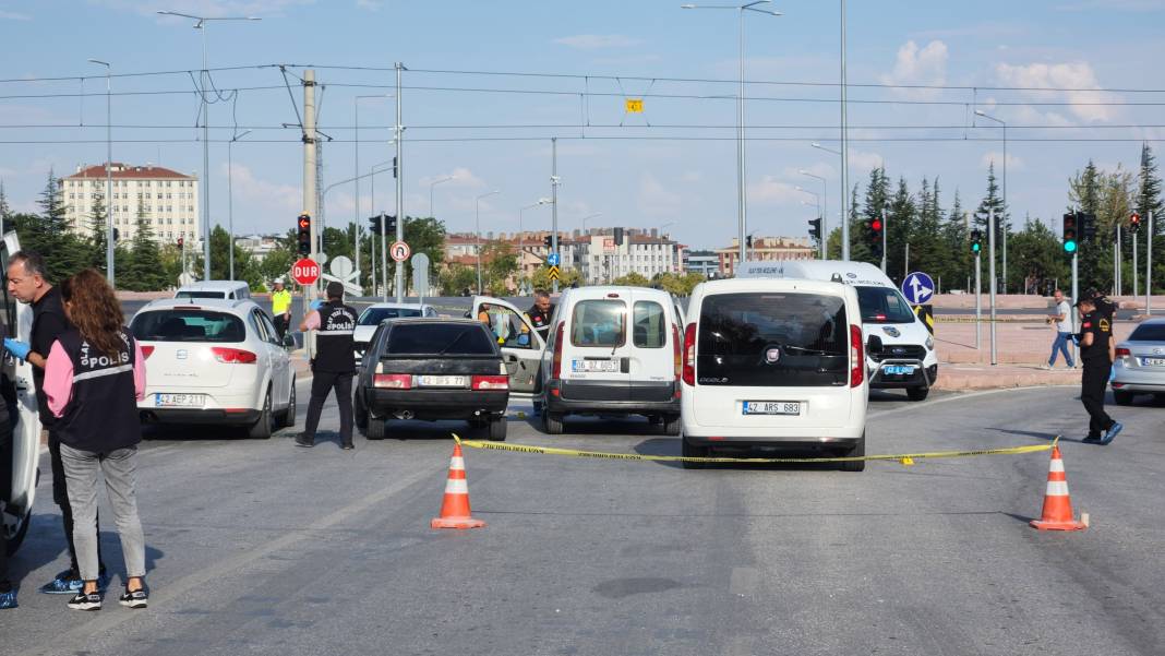 Haber Dairesi ulaştı! İşte Konya’da polislerimize saldırı anı görüntüleri 4